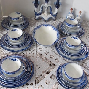 Stunning Flow Blue Dinnerware Set Large Flow Blue set Grindley Idris Blue & White China Antique Flow Blue Gold Plates Luxury Dining Service