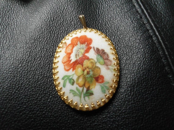 Snow Kissed Poppy Flower Cameo Pendant Poppies mi… - image 1