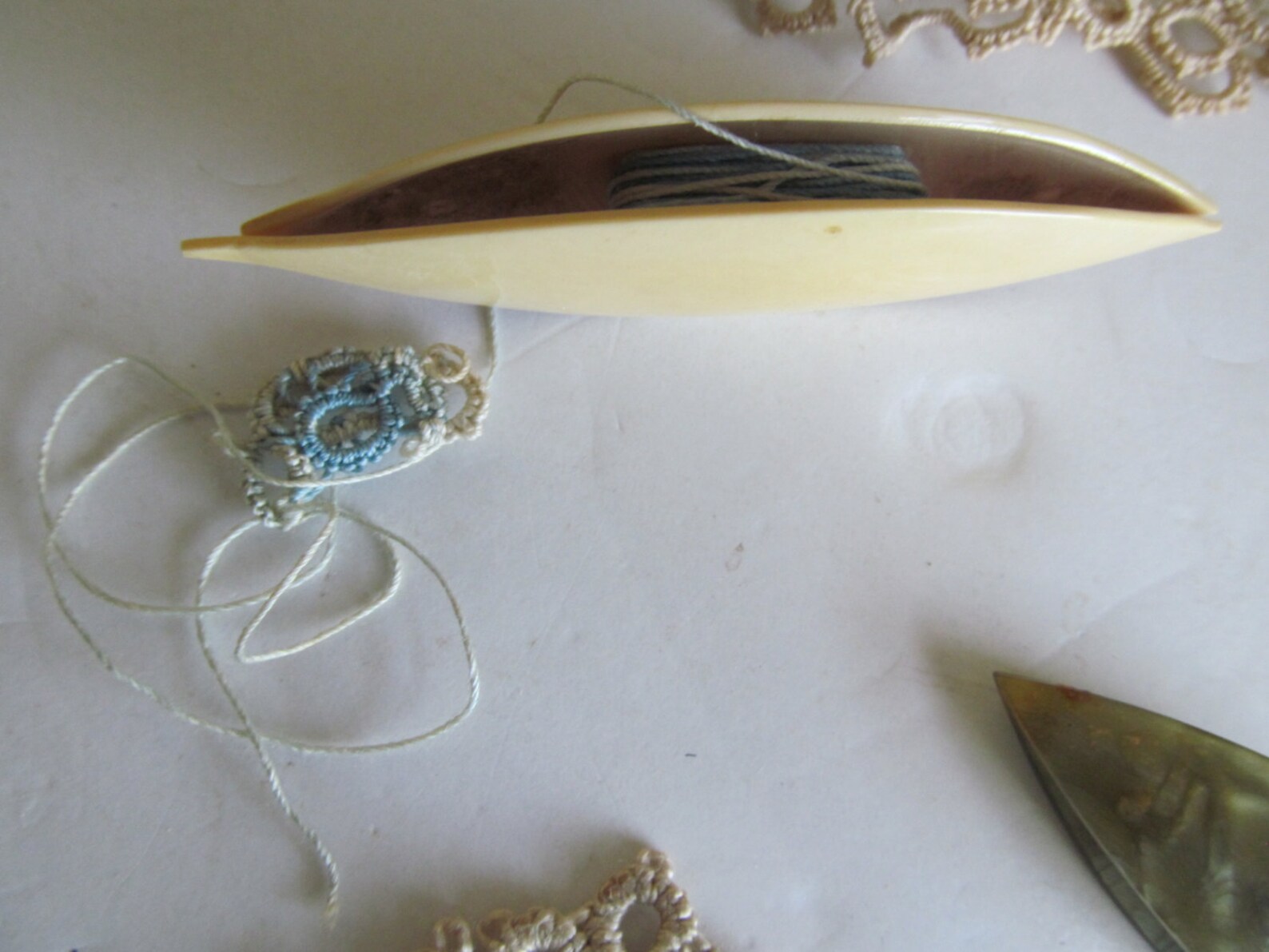 Antique Tatting Lace Tool Tatting Shuttle W/ Thread Intricate Etsy