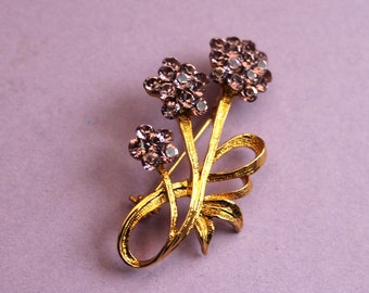 Charming Vintage Rhinestone and Gold Tone Brooch/Clover Pink