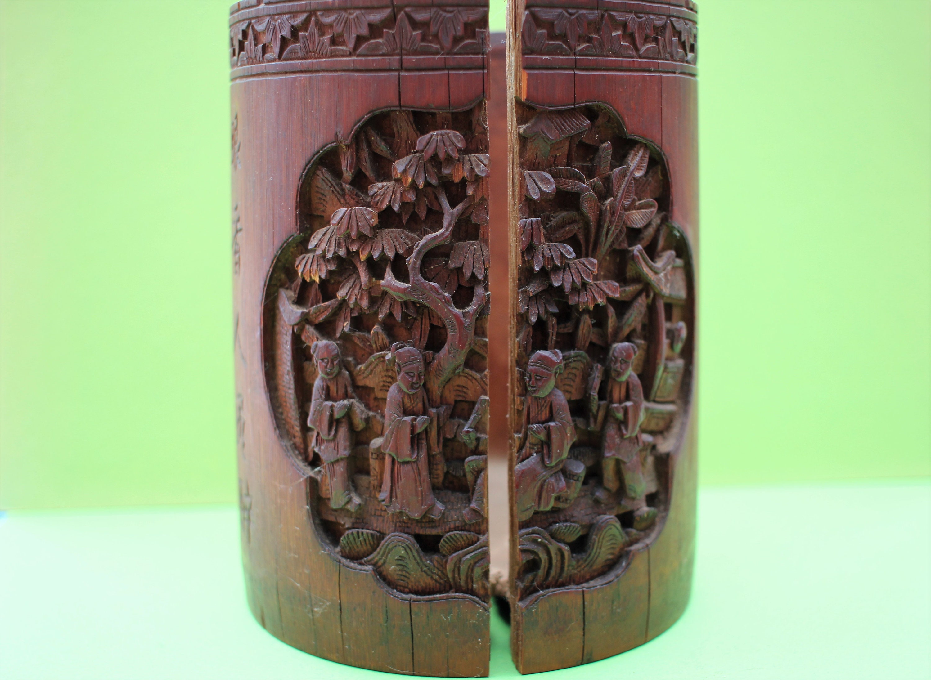 A CARVED BAMBOO BRUSH POT