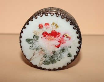 Vintage Delightful Chinese Hand Painted Enameled Brass Pill Box