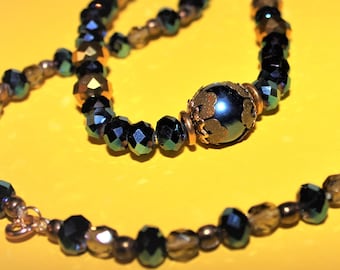 collier de perles de verre taillé aurore boréale vintage