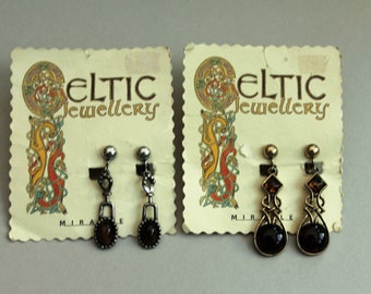 vintage Deux paires de boucles d'oreilles Celtic Miracle./Collectionnable/Comme neuf