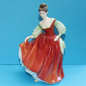 Royal Doulton Fair Lady Figurine: Bone China HN2832, 1962