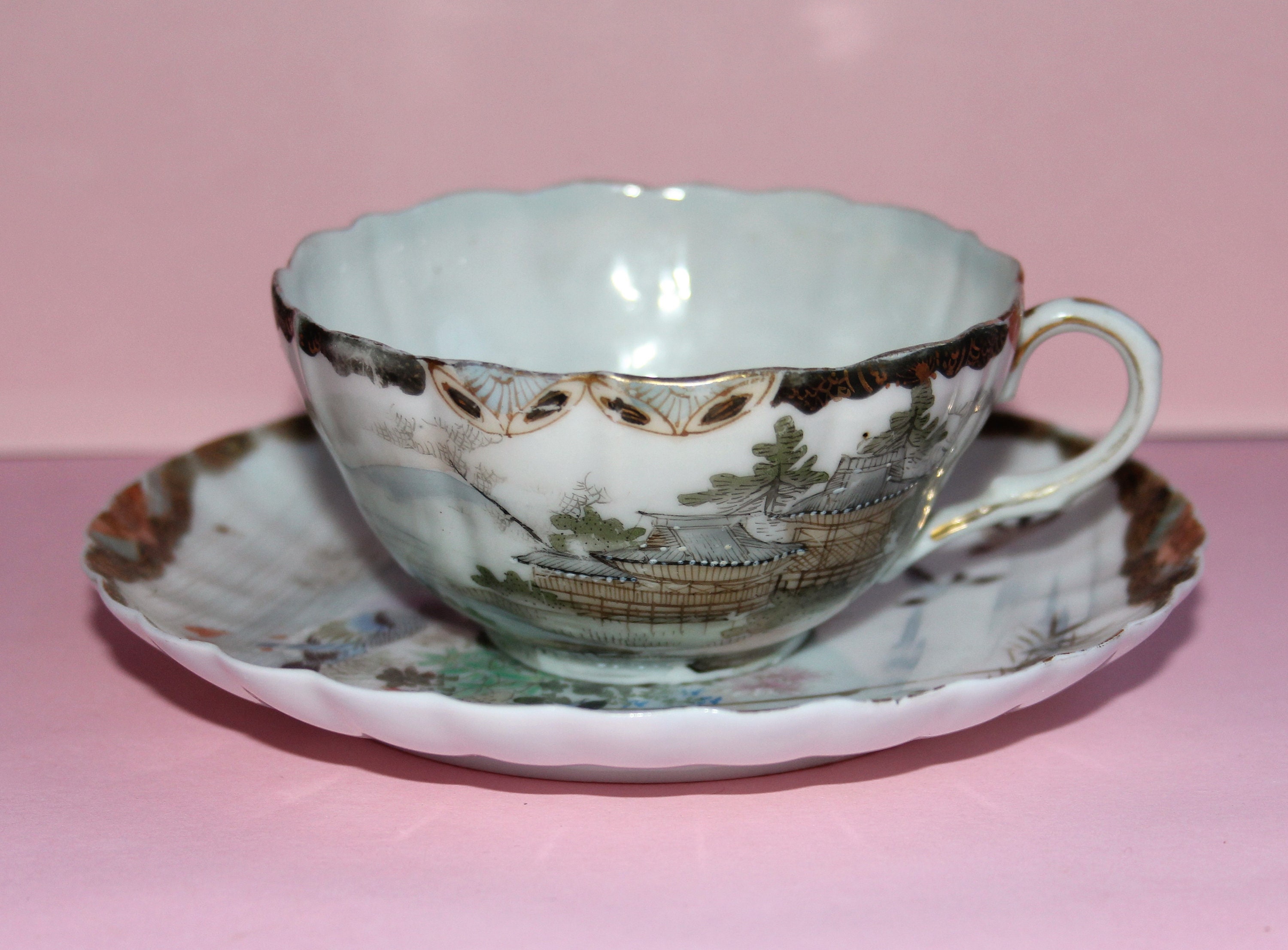 美しいヴィンテージの日本の手描き九谷焼エッグシェル陶器カップ