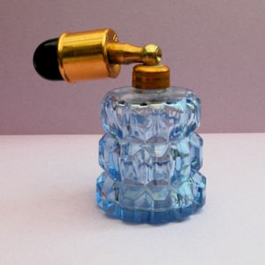 Collectable art Deco Glass Perfume Bottle with unusual diffuser.