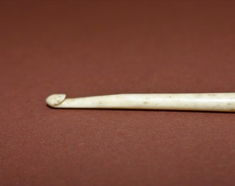 Antique hand carved Chinese bovine Long Crochet Hook/8 inches long/Detailed handle
