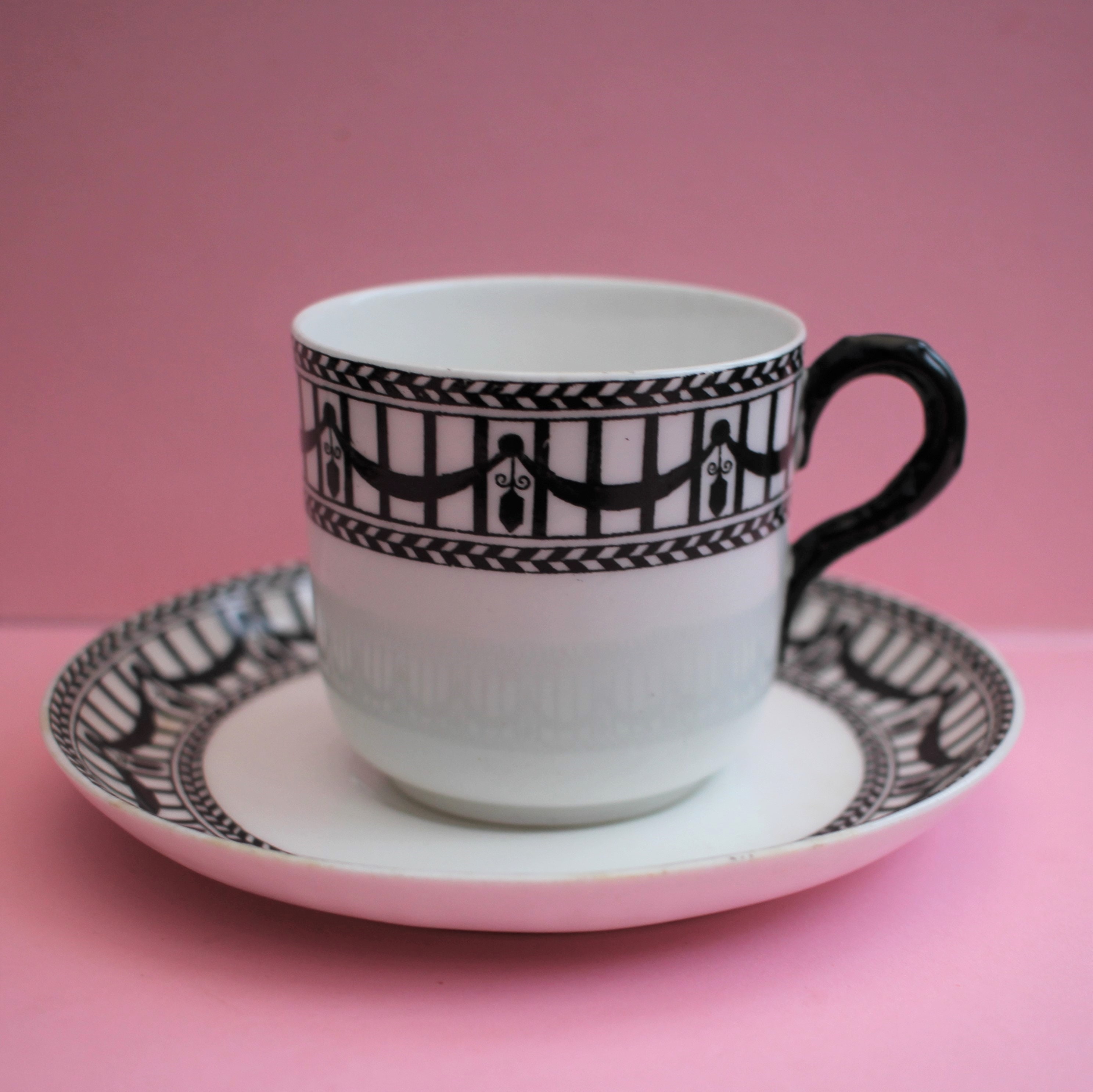 Antique Royal Worcester Cup and Saucer/rail & Chain Pattern/1915