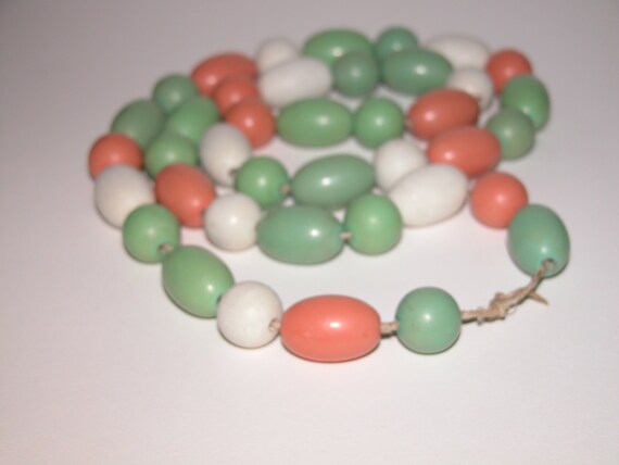 Vintage 1940's Hand crafted Wooden Beads/Necklace/