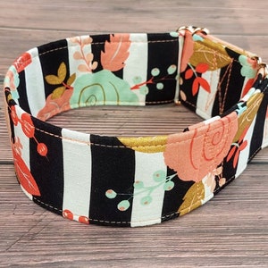 floral dog collar with roses and stripes, pretty fabric collar, buckle collar or martingale collar, sighthound collar / Paris