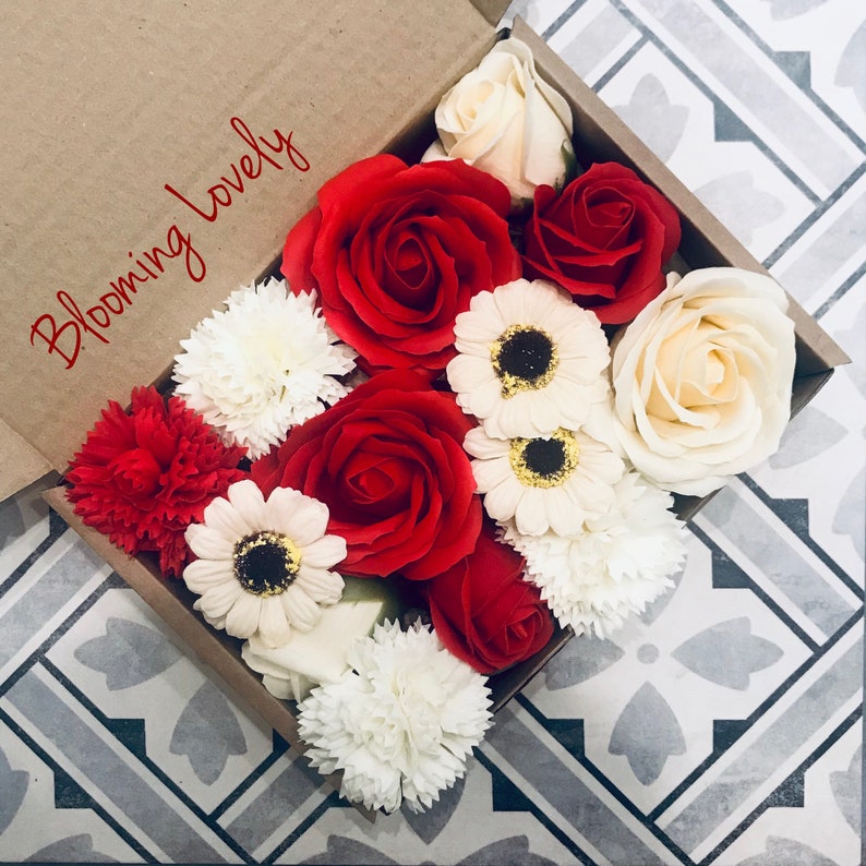 BLOOMING LOVELY BOUQUET Bathe in Beauty Luxury Soap Flowers Valentines Day Red Roses Mum Spa Kit Bath Time Pamper Set image 1