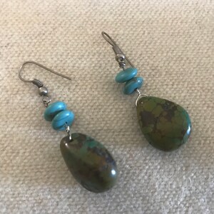 Vintage Turquoise Blue and Brown Stone Dangle drop Feather Silver tone Southwestern Mid-century fish hook earrings