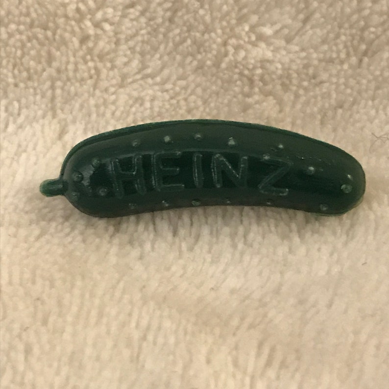 Vintage Heinz Pickle Green Novelty Canners Brooch Pin image 1