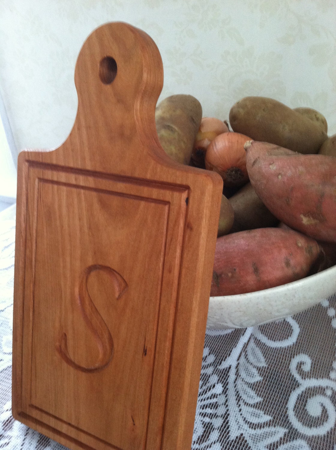 Personalisiertes Holzschneidebrett, Käsebrett mit Gravur, kleines Holzschneidebrett, Käseschneidebrett mit Gravur, Monogrammbrett