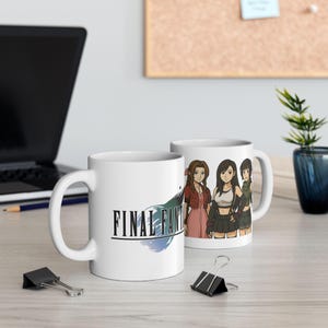 Final Fantasy VII flickmugg, Aerith, Tifa och Yuffie fanart med FFVII-logotyp, keramisk kaffekopp för spelare och samlare