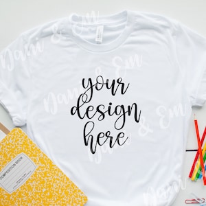 Makieta koszulki Bella Canvas 3001 White T-Shirt | Back to School Flatlay (pobranie cyfrowe)