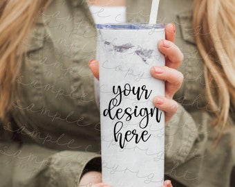 White Marble Tumbler Mock Up #3 • 1 JPEG Bilder • Fotografie • Frau mit Tasse • Sofortiger Download • Edelstahl