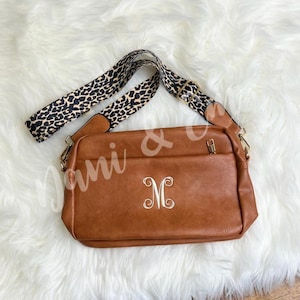 Sac à bandoulière minimaliste BRECKLYNN en cuir végétalien, bandoulière léopard, bandoulière minimaliste, sac à main boutique tendance, monogramme personnalisé, sac à main