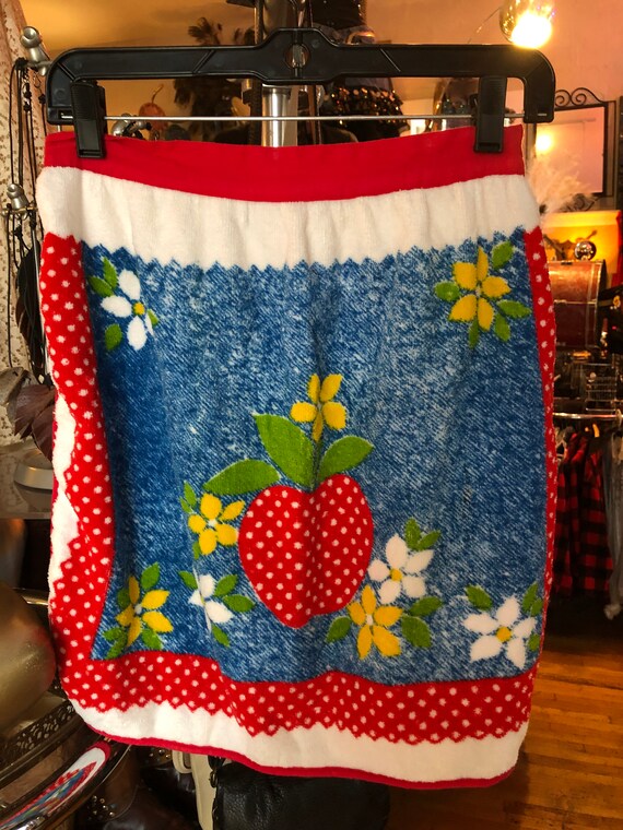 Aprons Red and White Terry Cloth Pocket Apron 1960's Vintage apron