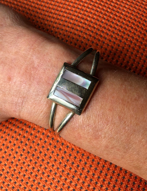 Vintage Mexico Silver and Pink River Shell Bracel… - image 8