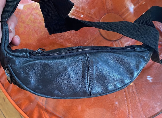 90’s Vintage Black Leather Fanny Pack, Travel Bag - image 6