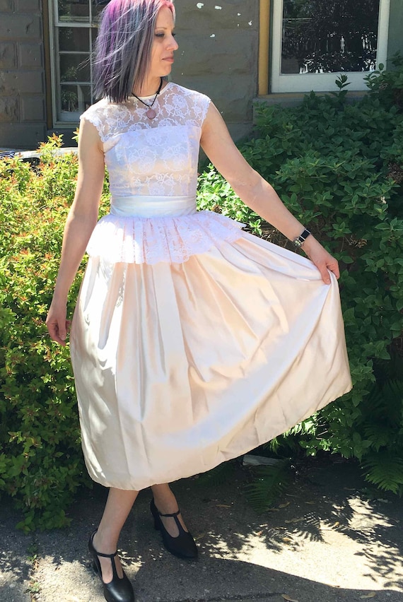 1990's Gunne Sax Dress, White Lace and Pale Peach 