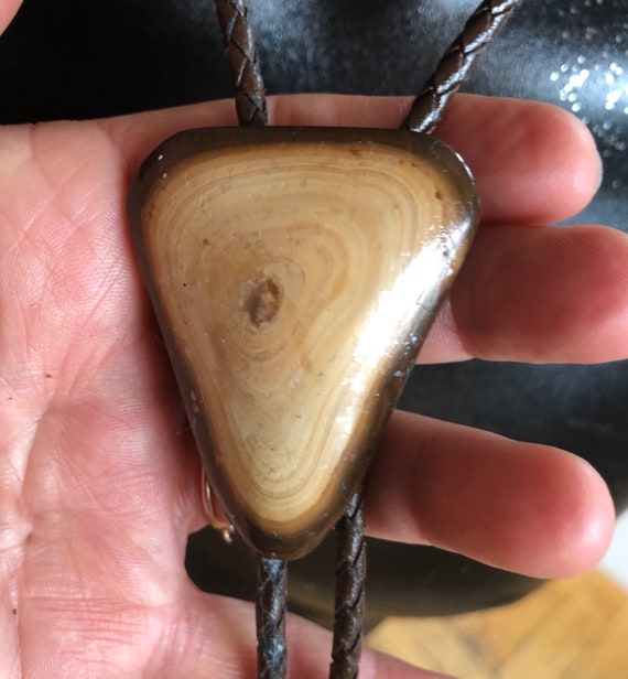 Vintage Hand Crafted Retro Carved Wooden Bolo Tie… - image 2