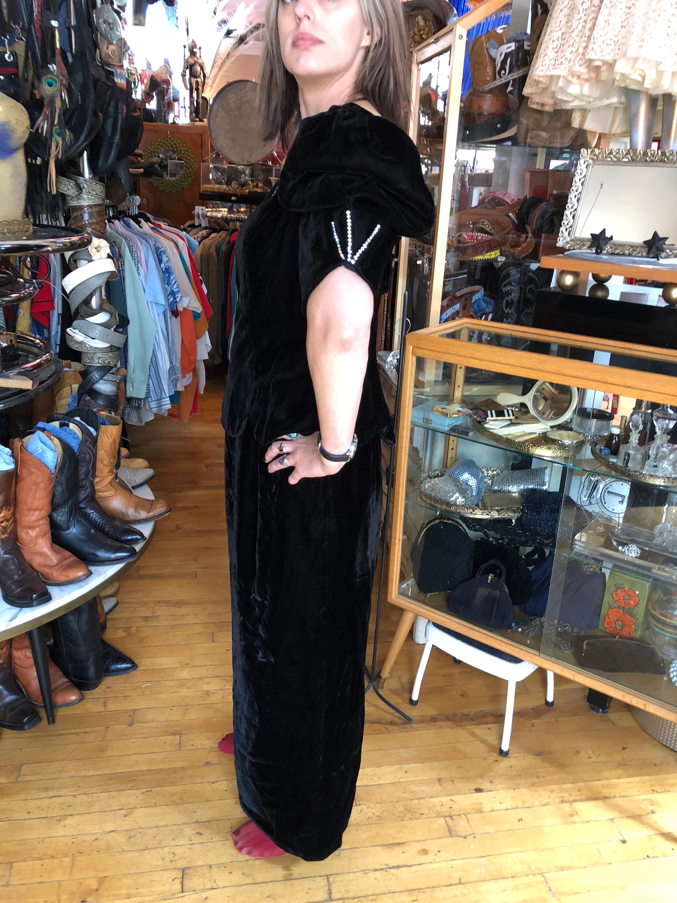 25+ Black Velvet Dress With Rhinestones