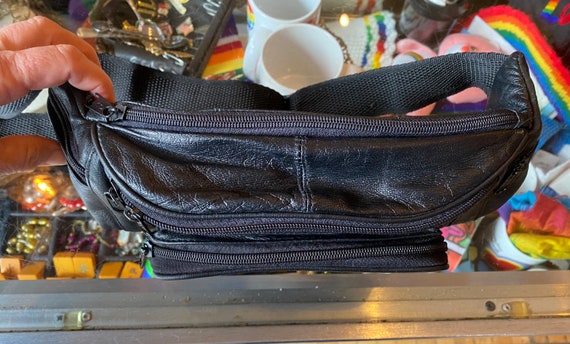 80’s Retro Black Leather Fanny Pack, Hiking Bag, … - image 7