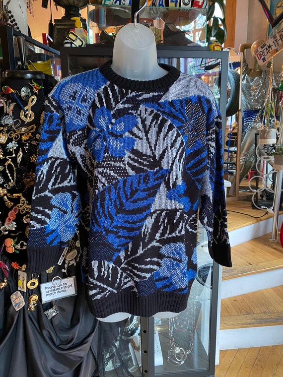 90’s Retro Graphic Black and Blue Pullover Sweater