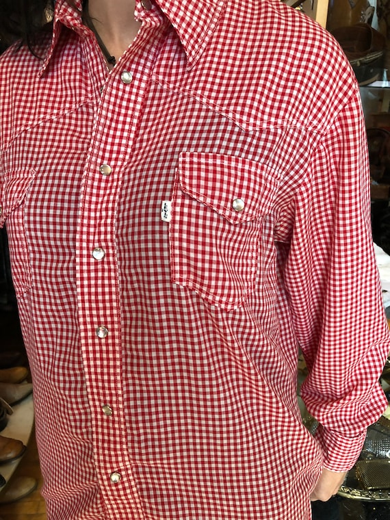 levi's red and white shirt