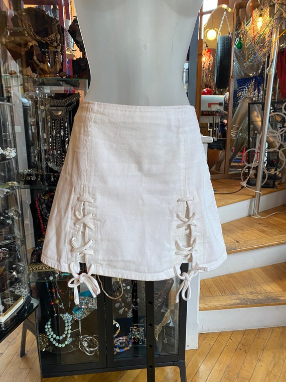 90’s Boho White Mini Skirt