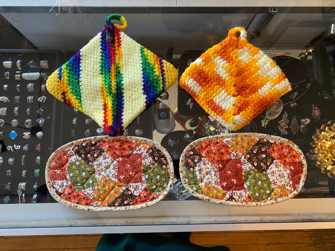 Set of 4 70s Vintage Knitted Hot Pads and Quilted Hot Pads Etsy.de