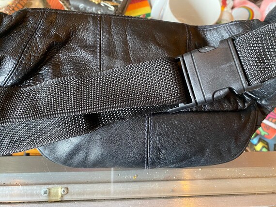 80’s Retro Black Leather Fanny Pack, Hiking Bag, … - image 6