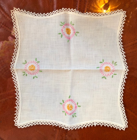 Antique Linen Embroidered Hankerchiefs or Table S… - image 9