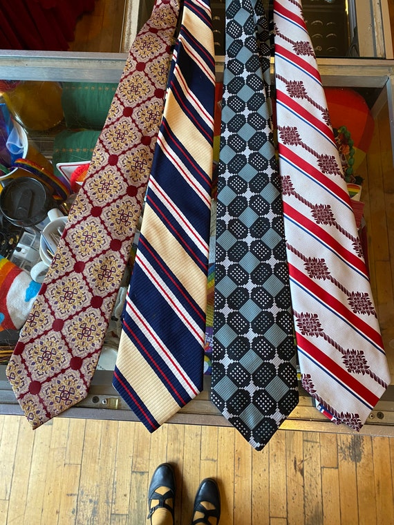 Set of 4 80’s Vintage Neckties