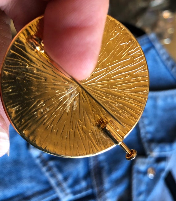 Vintage Gold Metal Fused Glass Round Pin Brooch - image 5