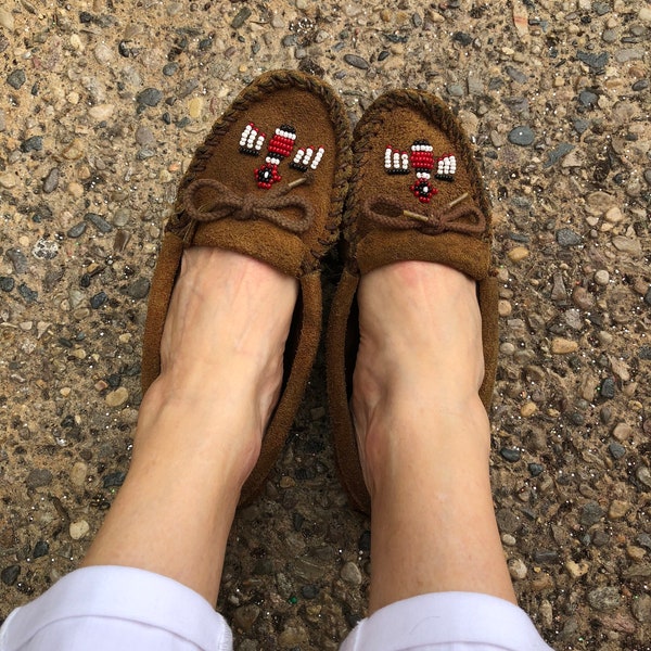 Vintage Leather Brown Suede Moccasins with Beaded Bird on Toes Women’s Size 6 1/2