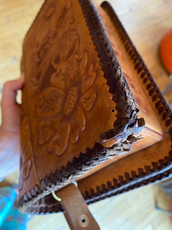 70’s Vintage Hand Tooled Brown Leather Bag - image 10