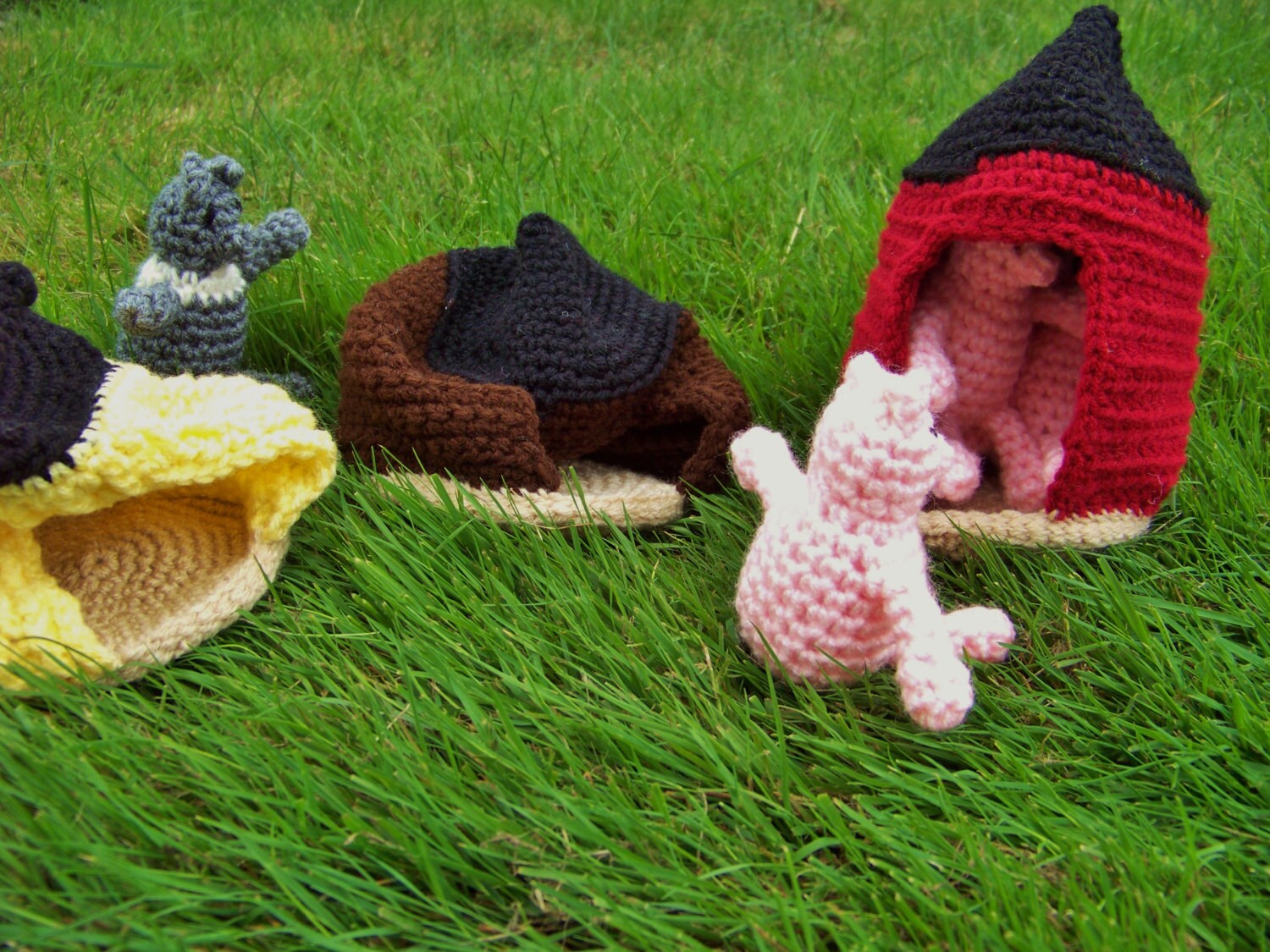 Little Pigs Straw House