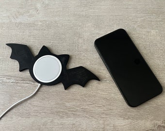 Cute Bat Skin/Cover for Apple MagSafe Charger