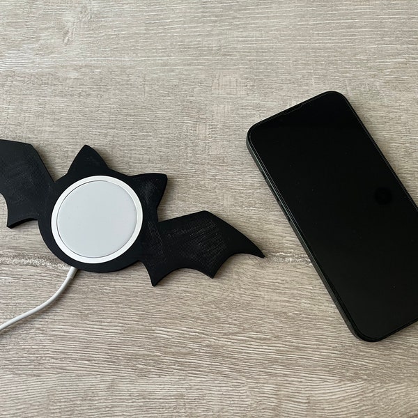 Cute Bat Skin/Cover for Apple MagSafe Charger