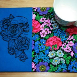 Floral Skulls & Roses Mug Rug, Skull Embroidery, Quilted Mug Mat, Floral