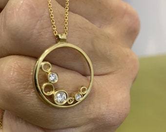 14K Solid Gold Circles Anhänger Halskette mit natürlichen Diamanten besetzt
