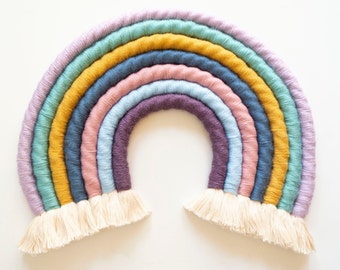 Macrame Rainbow / Wall Hanging / 7 colors