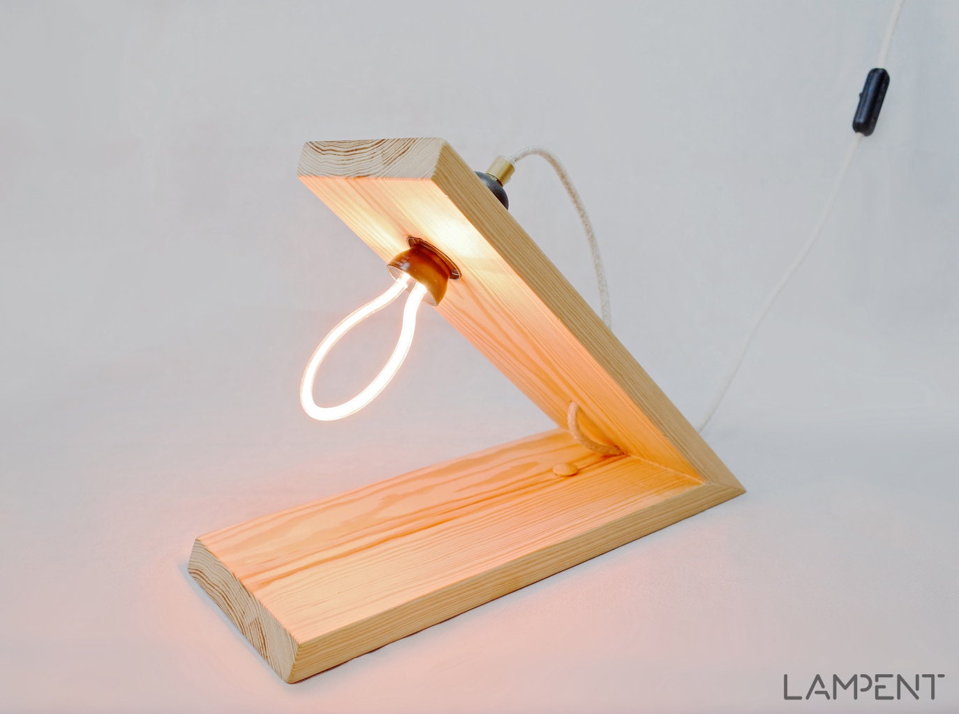 Lampe de Table en Pin Incliné
