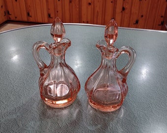 Set of Two Vintage US Glass Pink Cruets with Stoppers, 1930s Depression Glass Cruets