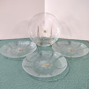Vintage NEW Arcoroc Fleur 7 1/2 Inch Luncheon Salad Plates, Set of 4, Clear Floral Tempered Glass Plates