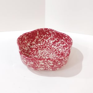Vintage Rose Red Spongeware Ceramic Petal Serving Bowl, Roseville Spongware Pottery, Workshops of Gerald E Henn Pottery, Wavy Edge Bowl
